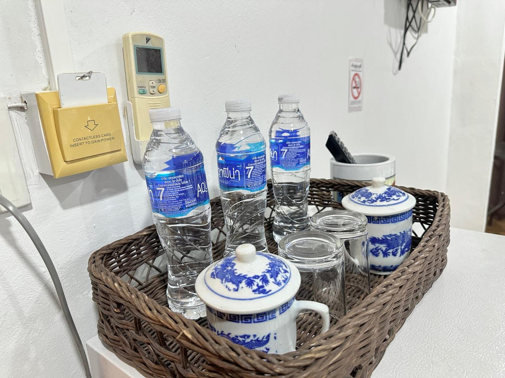 曼谷 龙珠旅馆酒店 外观 照片